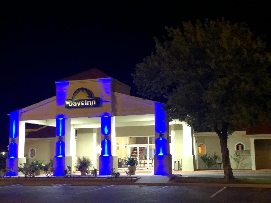 Days Inn By Wyndham Eastland 外观 照片